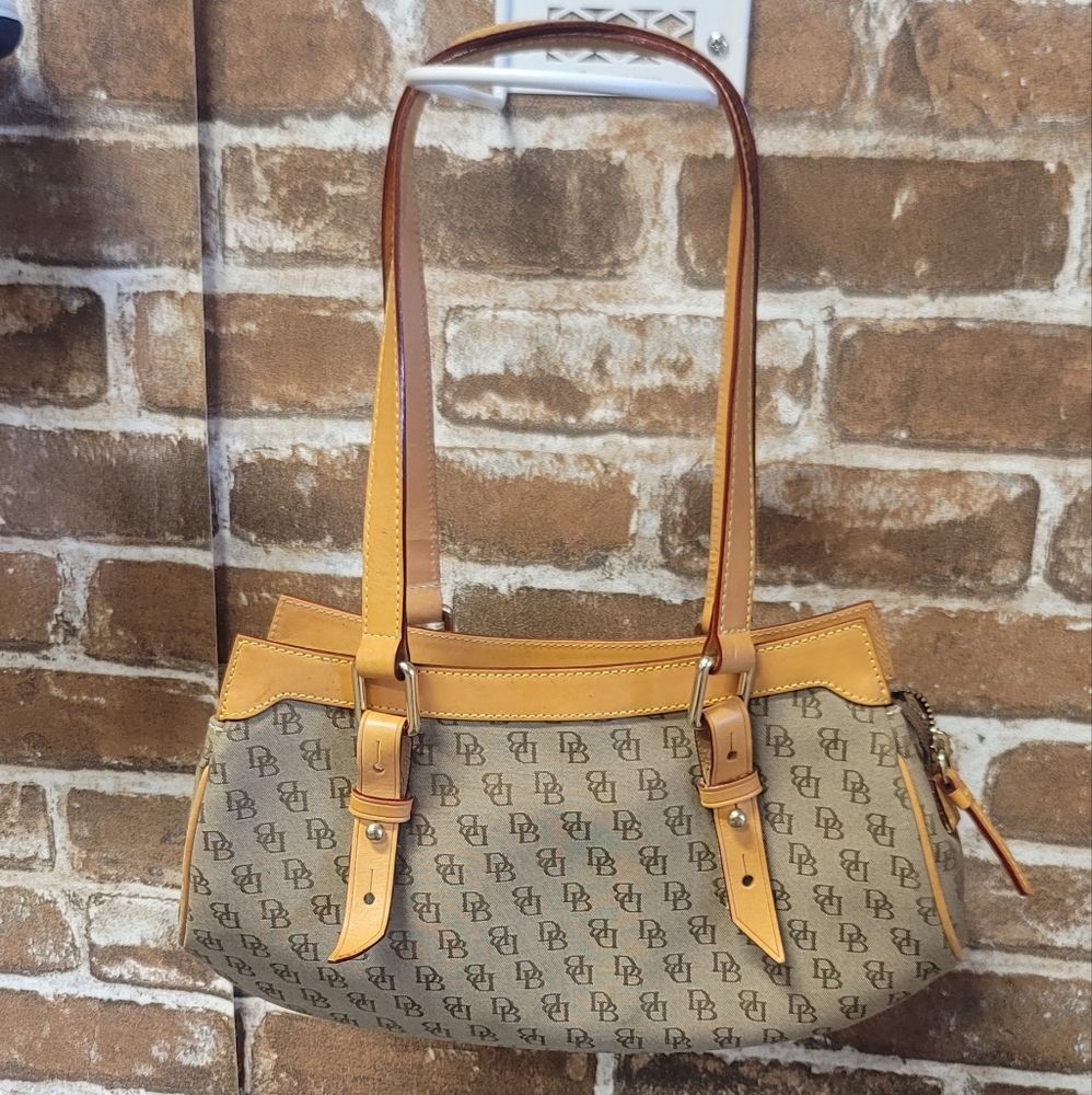 Dooney Bourke bag - Picture 2 of 10